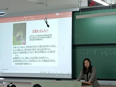 外國語學(xué)院開展2021-2022學(xué)年第二學(xué)期集中聽課評(píng)課活動(dòng)（一）